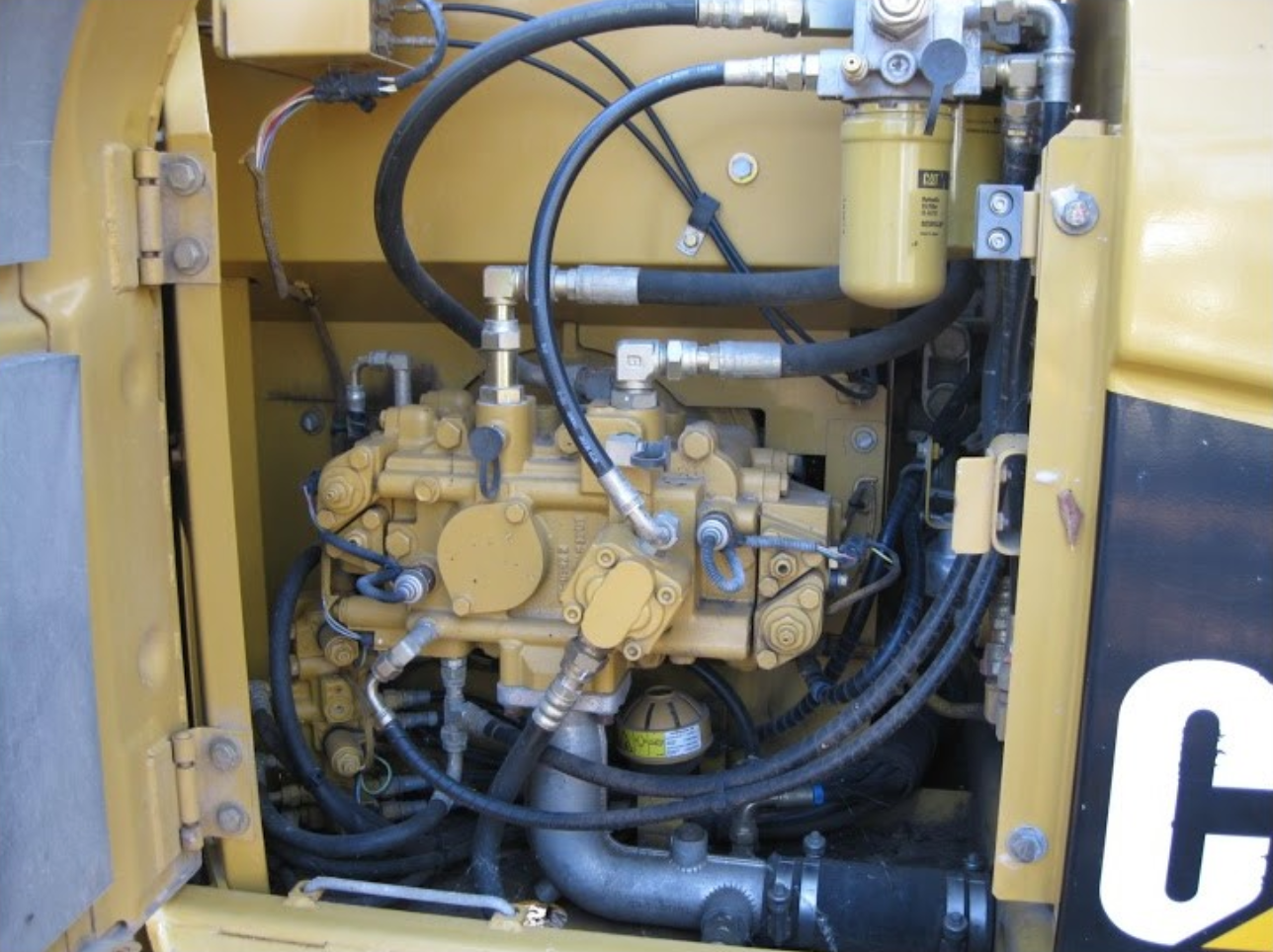 Causes of Hydraulic Hose Failure on Heavy Equipment